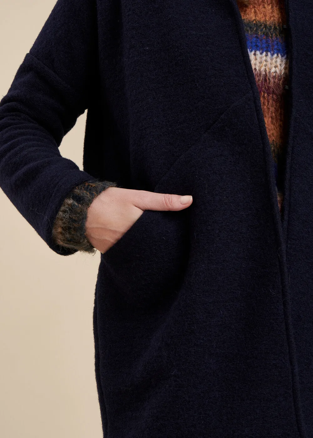 Manteau bleu marine esprit gilet en maille bouillie